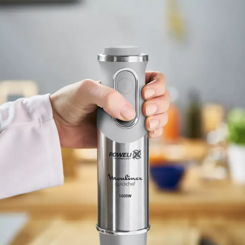 Batidora de mano Moulinex QuickChef DD65AD10 1000W de acero inoxidable, diseño ergonómico y potente motor.