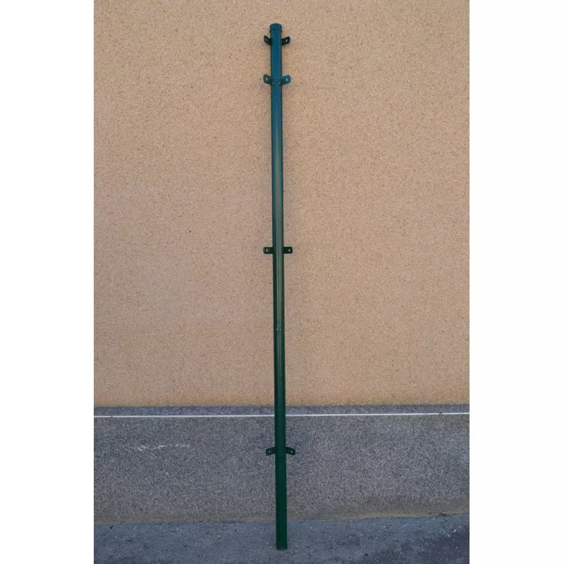 POSTE ESQUIN*ESCUADRA 150 VERDE VIM de acero, acabado en verde, diseño resistente para soportes de cercas.