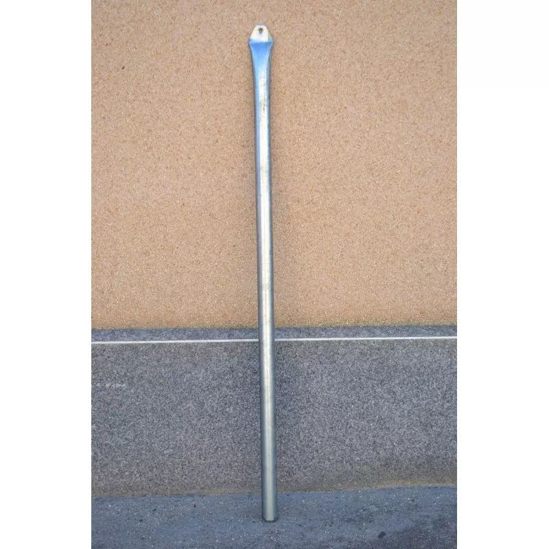 POSTE TORNAPUNTA 100 SENDZIMIR de acero galvanizado, diseño robusto y acabado resistente a la corrosión.