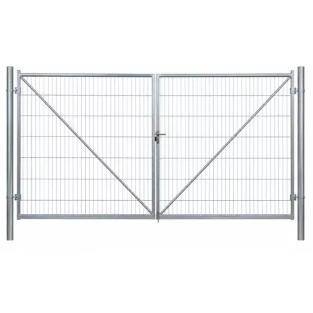 Puerta 300 x 150 nueva de acero galvanizado con acabado resistente y diseño de reja.