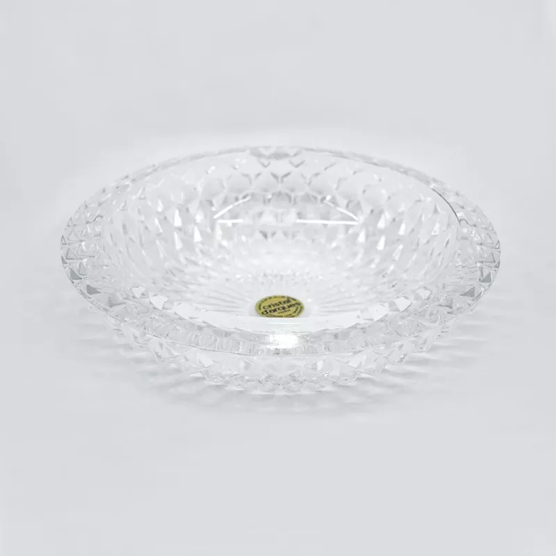 CENICERO DIAMANT 16 D\'ARQUES de cristal transparente con diseño facetado y acabado brillante.