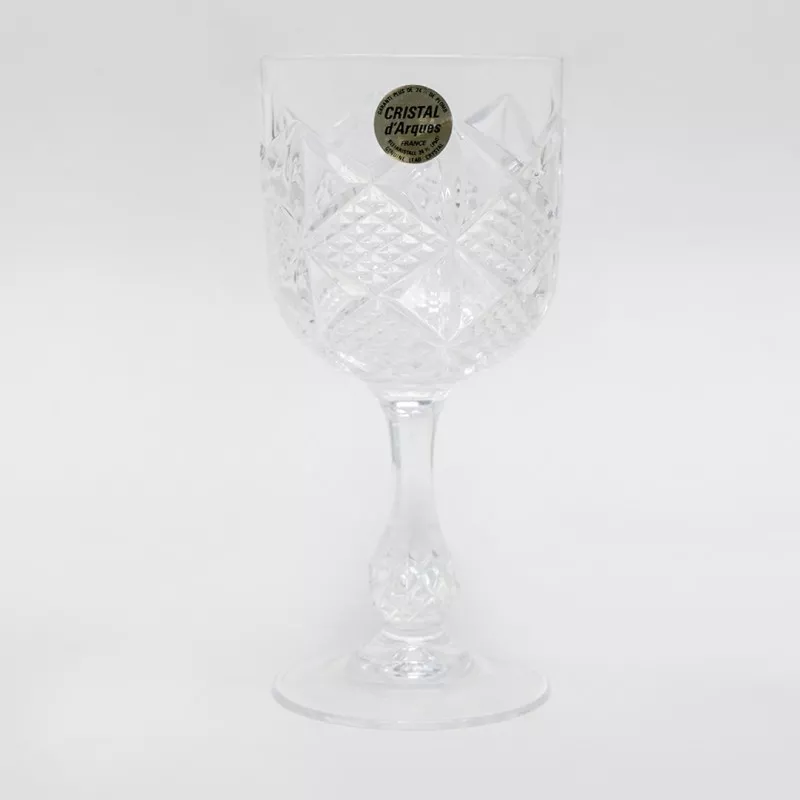 COPA ERMENOVILLE Nº 3 VINO D\'ARQUES en cristal transparente con diseño tallado y base elegante.