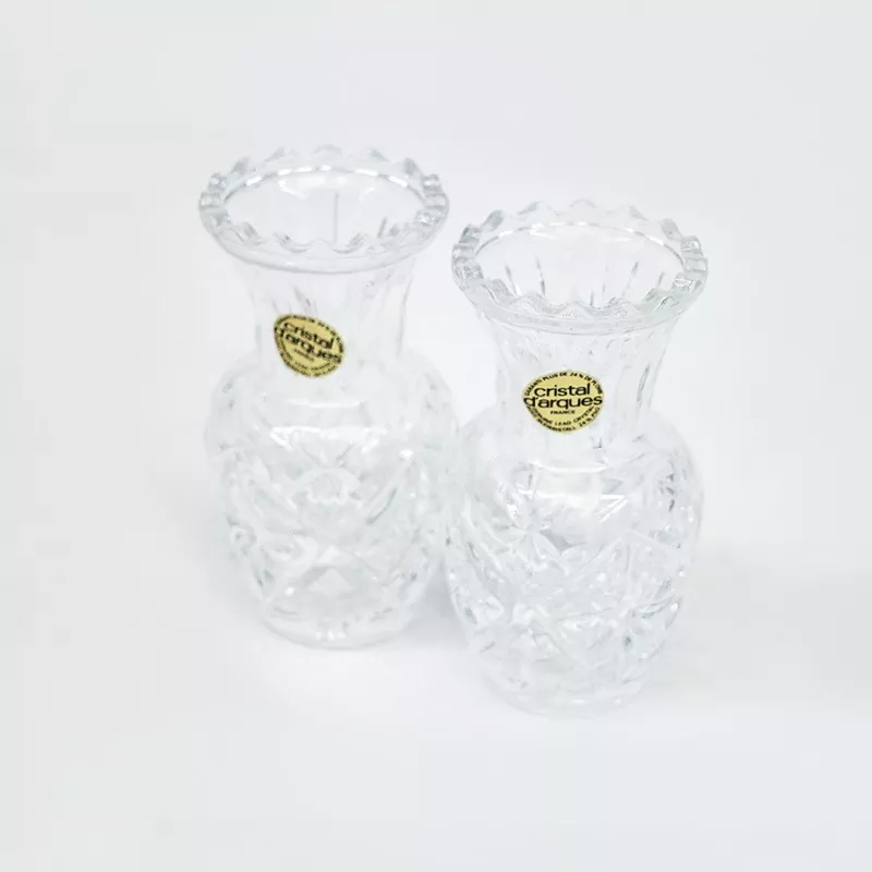 VASO BRECY C2 FLOR D\'ARQUES cristal transparente con acabado facetado y diseño elegante para decoración.