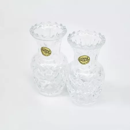 VASO BRECY C2 FLOR D\'ARQUES cristal transparente con acabado facetado y diseño elegante para decoración.