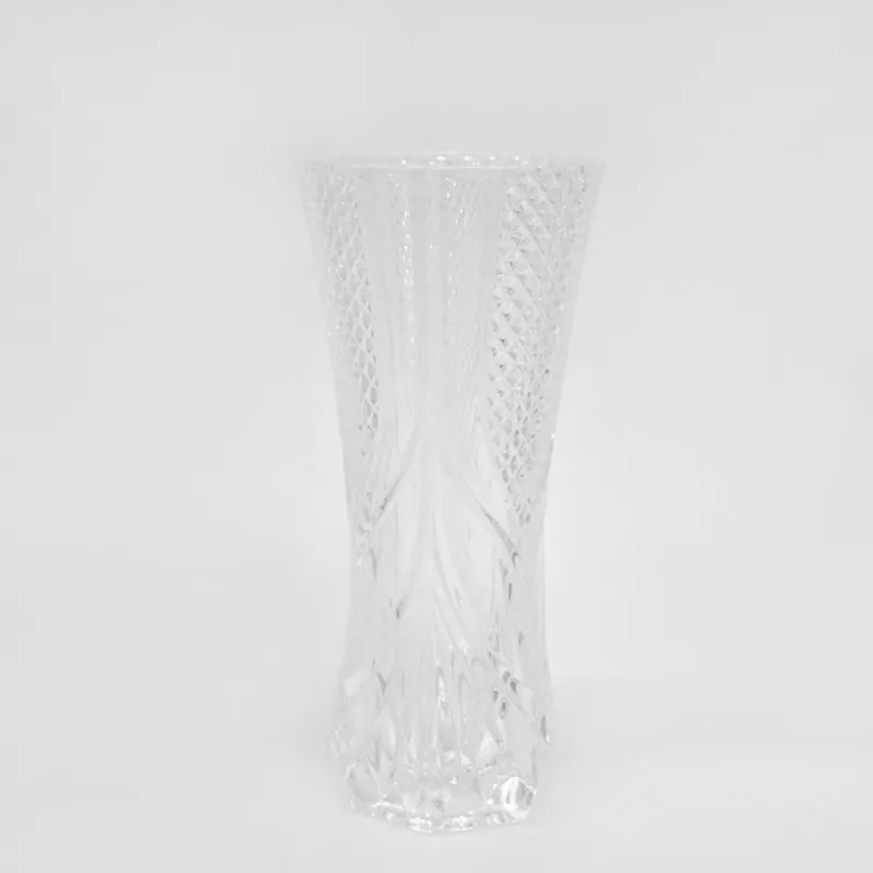 VASO ROYALE 17 D\'ARQUES de cristal transparente con diseño tallado y acabado brillante, ideal para presentar bebidas.