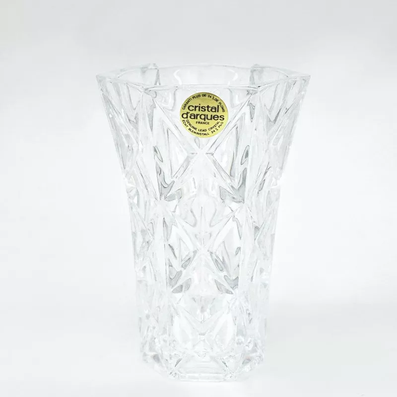 VASO SULLY 13 D\'ARQUES de cristal transparente con diseño facetado y acabado brillante ideal para decoración.