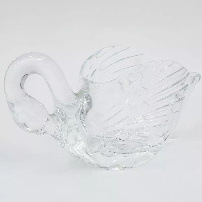 CENTRO 10 CYGNE D\'ARQUES jarrón de cristal transparente en forma de cisne con detalles grabados y acabado pulido