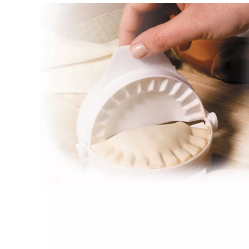 Set 4 moldes empanadillas Ibili 707700 plástico blanco con diseño ergonómico para facilitar el cierre de empanadillas