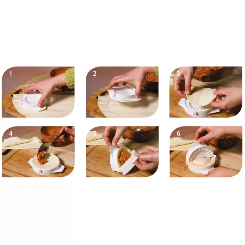 Set 4 moldes empanadillas Ibili 707700 plástico blanco con diseño práctico para facilitar la preparación de empanadillas.