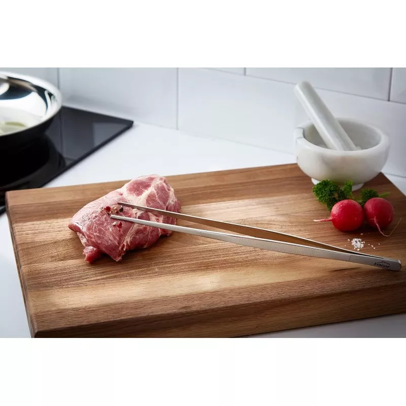 Pinza grill Lacor 62933 inox de acero inoxidable con acabados pulidos y diseño ergonómico para fácil manejo.