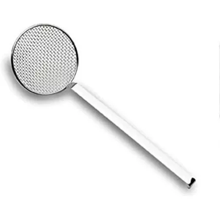 Espumadera Lacor 60423 alambre inox 24 cm con diseño perforado y mango largo para uso en cocina.