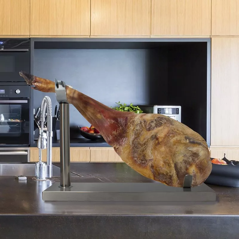 Jamonero metálico TM Home HOCU103 en acero inoxidable con soporte robusto y elegante diseño moderno.