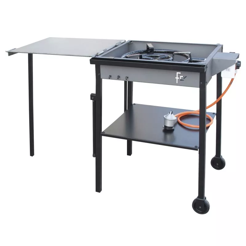 Paellero 400 plancha con ruedas, diseño ligero en metal, superficie amplia y estructura móvil para fácil transporte.