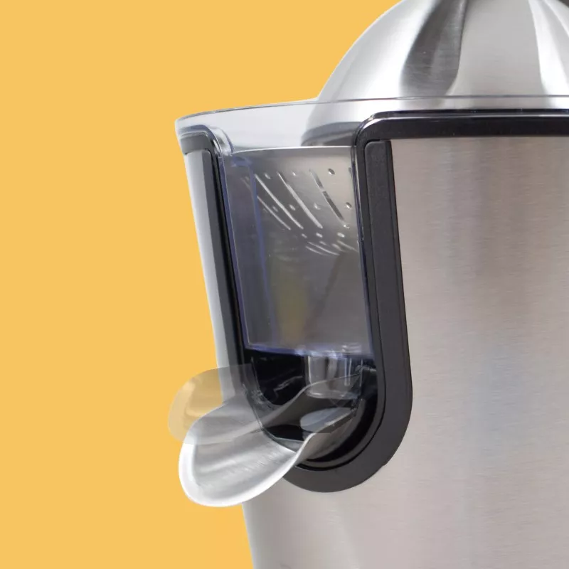 Exprimidor TM Electron TMPEX010 inox 160 W con diseño moderno y boquilla de vertido innovadora.