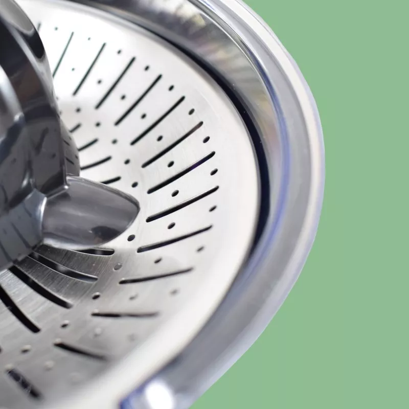 Exprimidor TM Electron TMPEX010 inox 160 W con acabado brillante y diseño moderno para extracción eficiente de jugos.