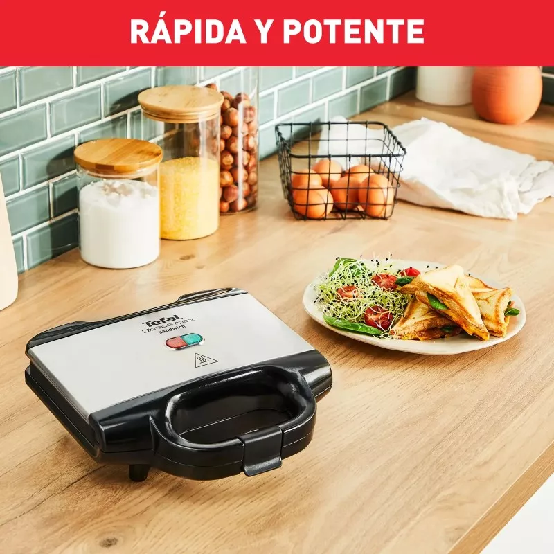 Sandwichera Tefal SM155212 Ultracompact 700 W negra con diseño elegante y compacto, ideal para preparar sándwiches.