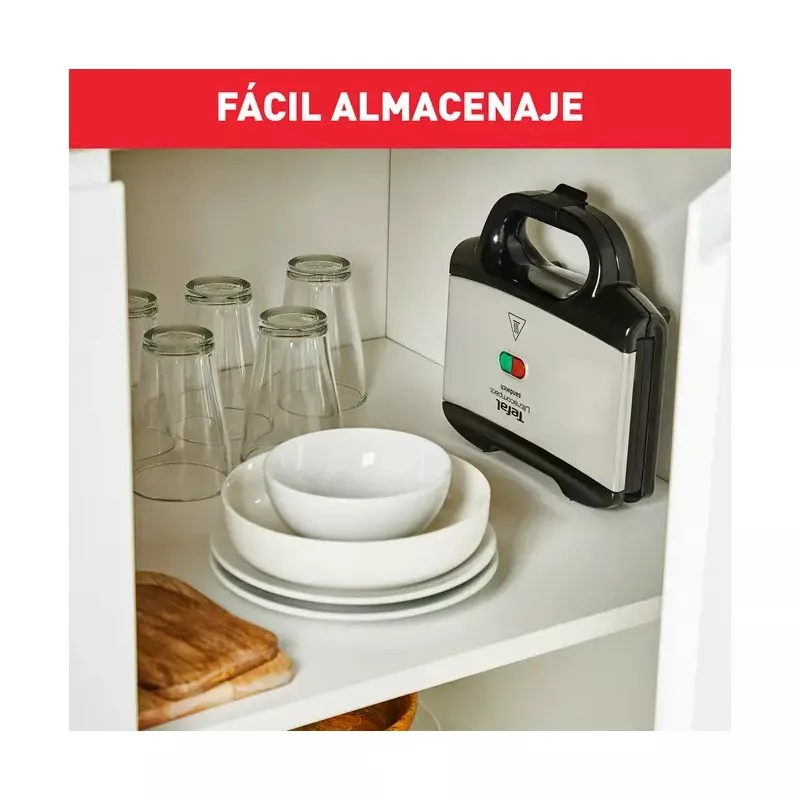 Sandwichera Tefal SM155212 Ultracompact 700 W negra, diseño ligero y fácil de almacenar, ideal para espacios reducidos.