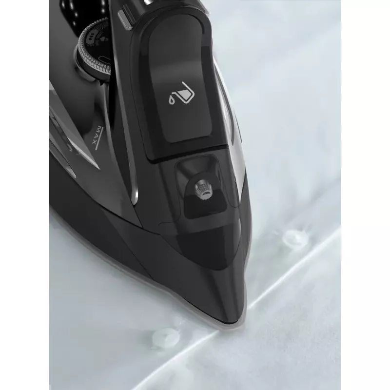 PLANCHA ROWENTA DW8206D1 2800W de diseño ergonómico y color negro con suela de cerámica y sistema anti goteo.