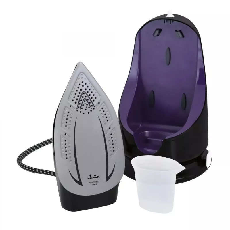 PLANCHA JATA CENTRO JECP 8522 con diseño compacto, acabado negro y morado, incluye base de apoyo y vaso medidor.