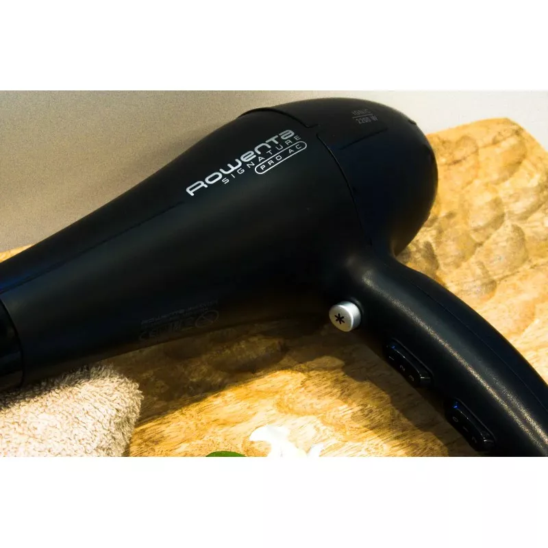 Secador de pelo Rowenta CV7810F0 Signature Pro 2200 W iónico negro con diseño ergonómico y varias configuraciones de temperatura
