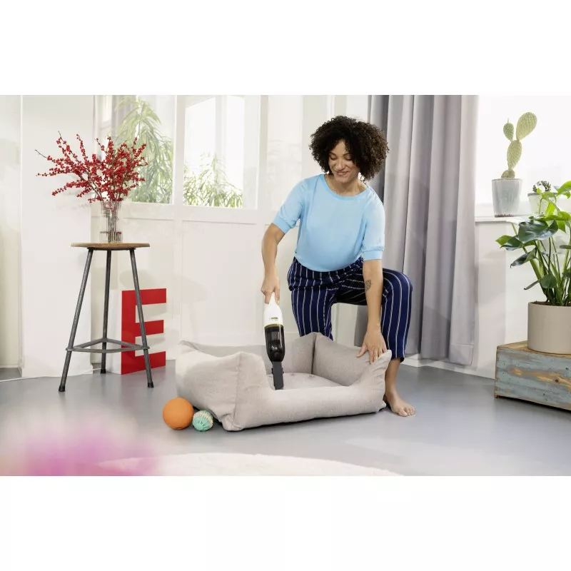 Aspirador de mano Kärcher VCH 2 (CVH 2) – batería 7,2 V, 70 W, diseño compacto y ligero, ideal para limpieza rápida.