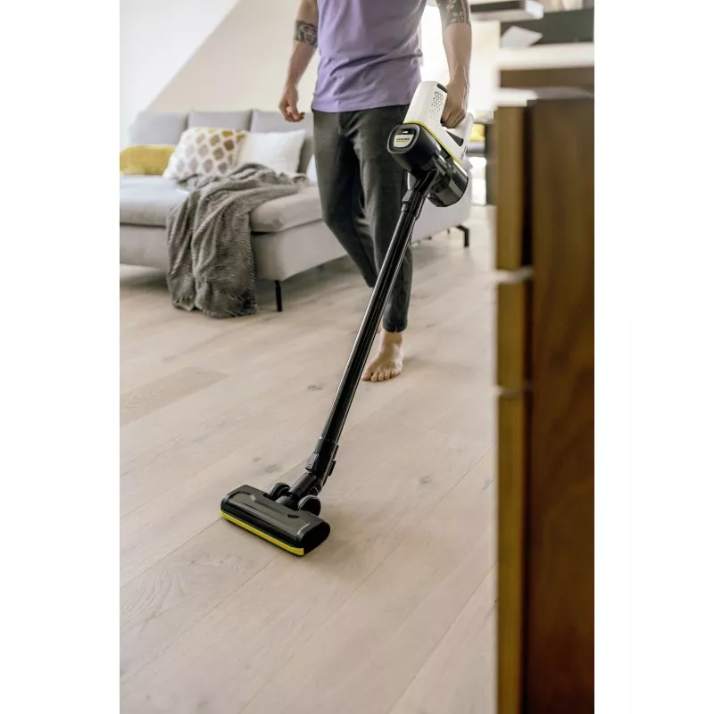 Aspirador escoba sin cable Kärcher VC 4 Cordless myHome negro con diseño ergonómico y cabezal con tecnología de limpieza eficien