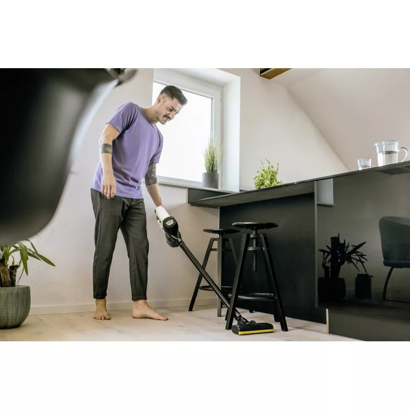Aspirador escoba sin cable Kärcher VC 4 Cordless myHome compacto en color amarillo con diseño ergonómico y fácil manejo