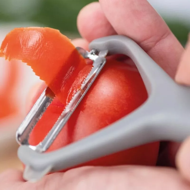 Pelador de tomate 3 Claveles 04648 dentado 16 cm con mango ergonómico y hoja de acero inoxidable.