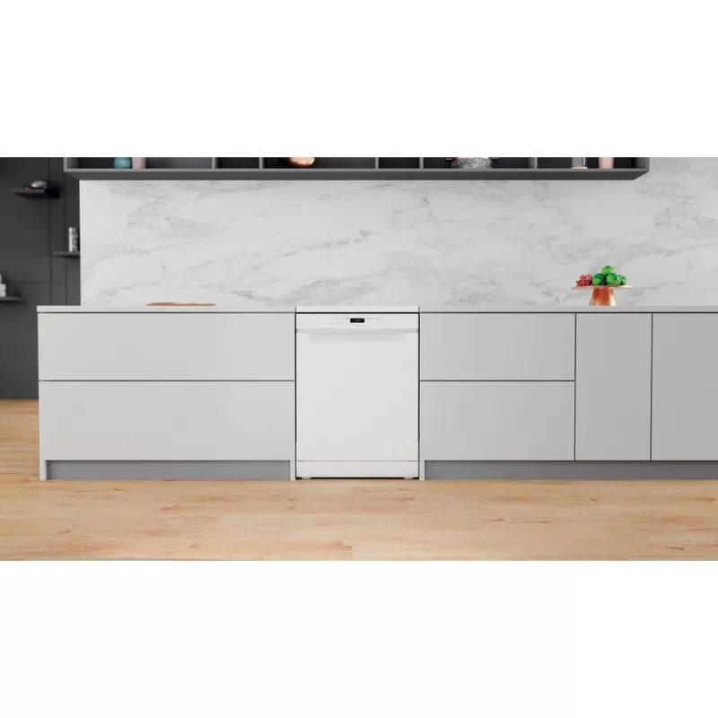 Lavavajillas Whirlpool WFC 3C34 P 14 servicios blanco, diseño compacto y moderno, acabado en esmalte brillante.