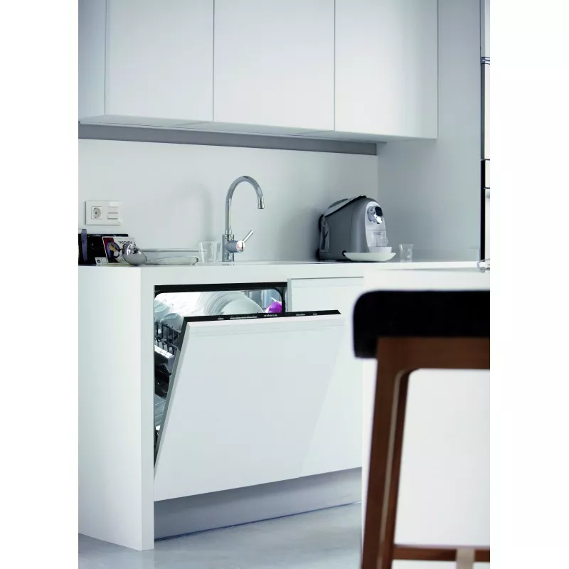 Lavavajillas integrable Edesa EDB-6130-I 60 cm 13 servicios blanco con diseño moderno y acabado elegante.