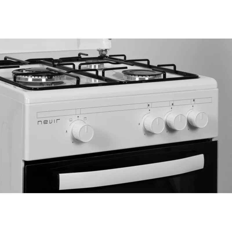 Cocina gas Nevir NVR-CB3H 3 fuegos wok de color blanco con horno de 43 L y diseño moderno.
