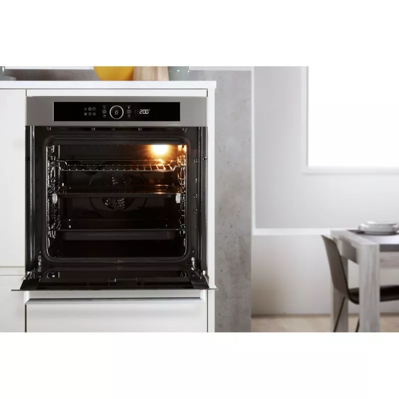 Horno pirolítico Whirlpool OAKZ9 7961 SP IX 73 L inox con acabado en acero y sistema autolimpiante.