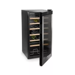 Vinoteca Lacor 69238 con compresor para 28 botellas, diseño elegante en negro y estantes de madera.